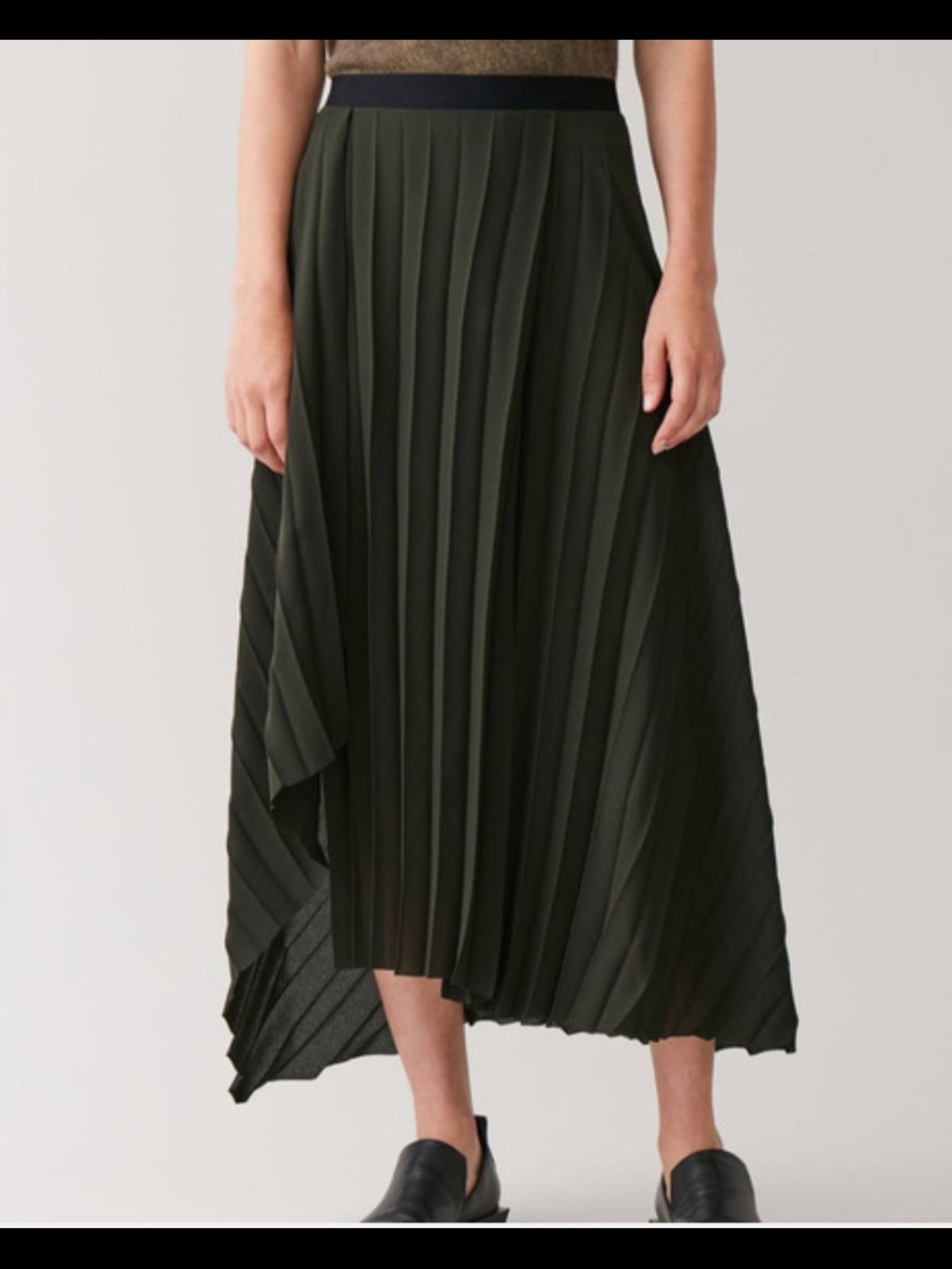 COS Pleated Asymmetric Skirt 10 Green Midi Flowy Artsy Minimalist Avant Garde